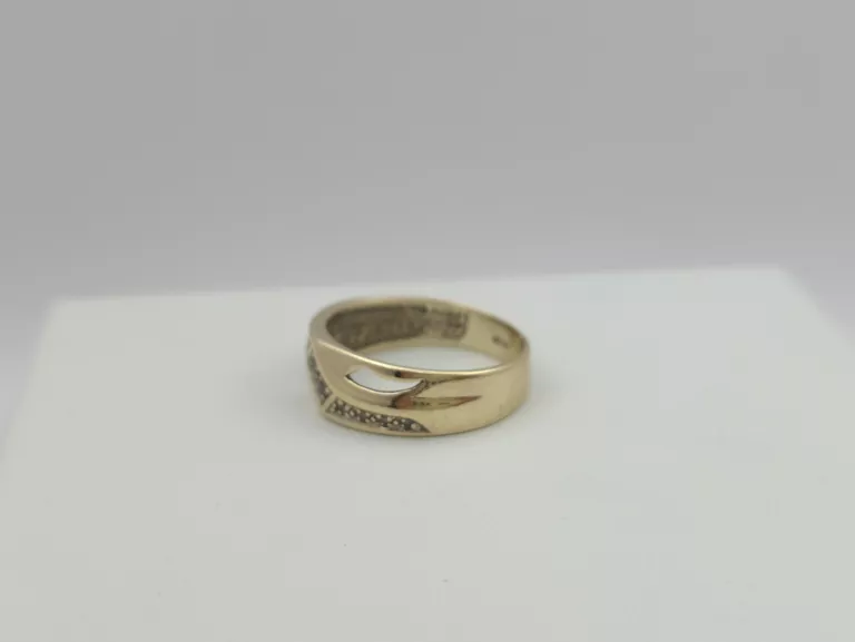 ZŁOTY PIERŚCIONEK - 333 8K R.16 3,17G