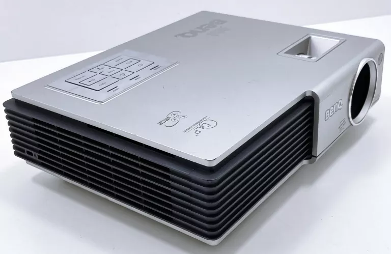 PROJEKTOR BENQ CP220C + PILOT