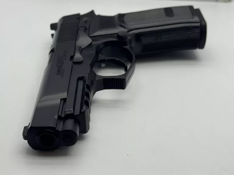 WIATRÓWKA BERSA THUNDER 9 PRO / 4.5MM / CO2 / PUDEŁKO / EAN: 5707843049658