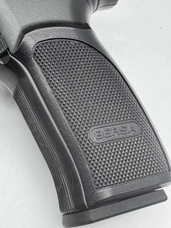 WIATRÓWKA BERSA THUNDER 9 PRO / 4.5MM / CO2 / PUDEŁKO / EAN: 5707843049658