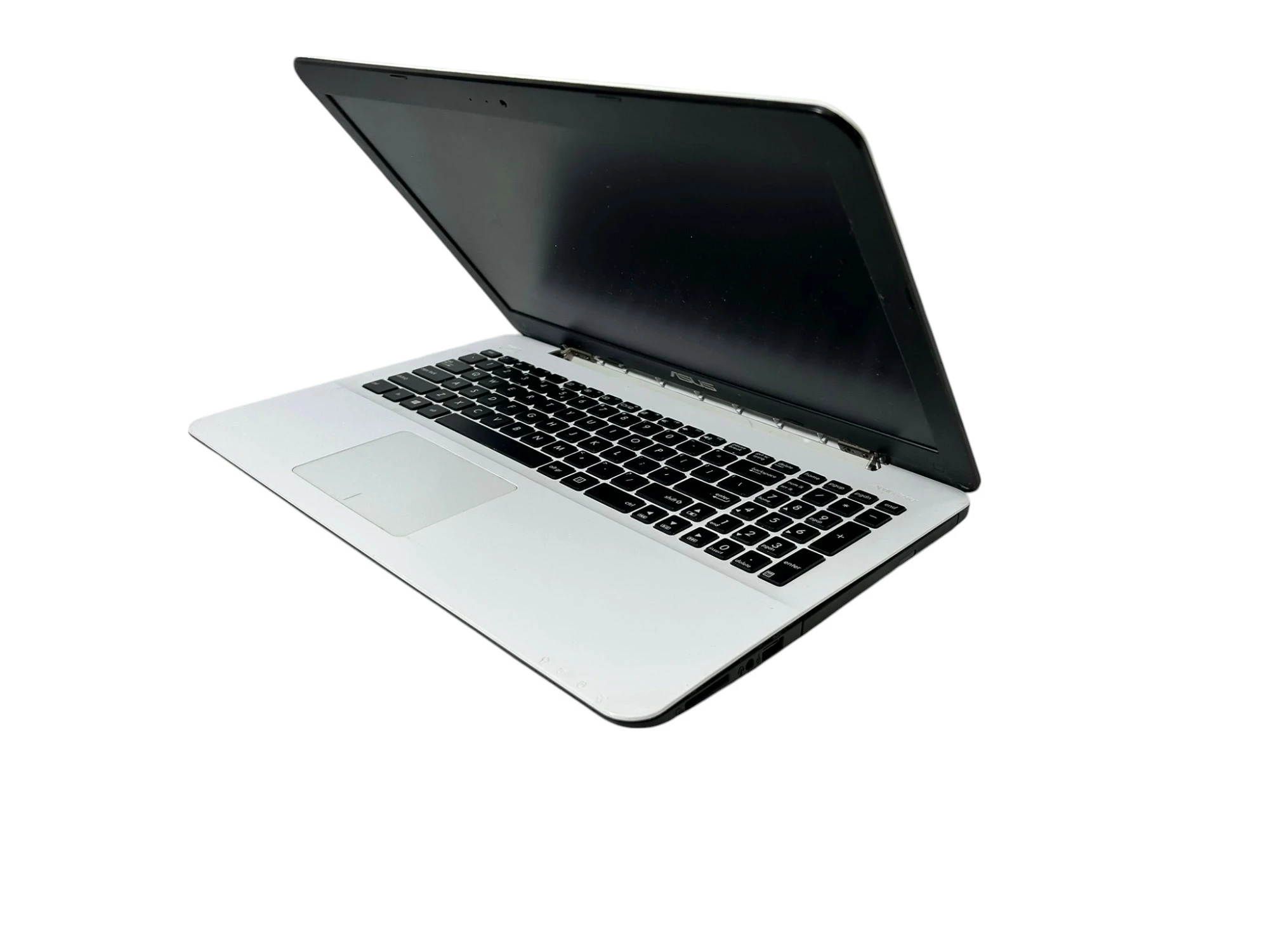 laptop-asus-x550c-156-intel-core-i3-5010u-4gb-ram-240gb-ssd-geforce-920m-kod-producenta-r556lj-xo739t