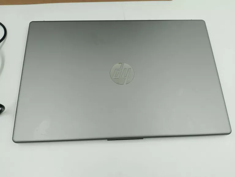 LAPTOP HP 250 G10 TPN-Q286 8/512 GB SSD KOMPLET