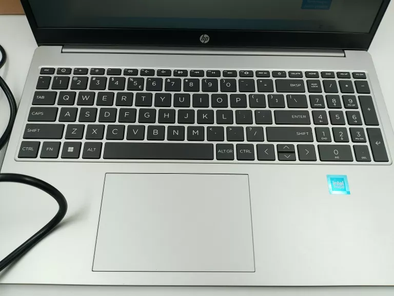 LAPTOP HP 250 G10 TPN-Q286 8/512 GB SSD KOMPLET