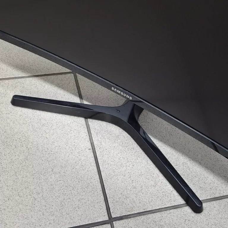 monitor-samsung-lc24f396fhuxen-curved-24-full-hd-va-60hz-4ms-zakrzywiony-stan-11323-2