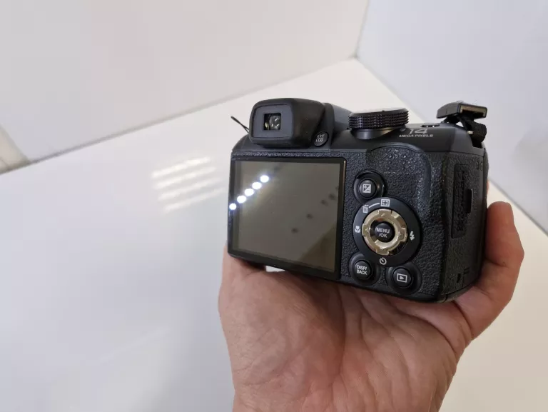 APARAT FUJIFILM FINEPIX S4200 ŁADNY CYFROWY