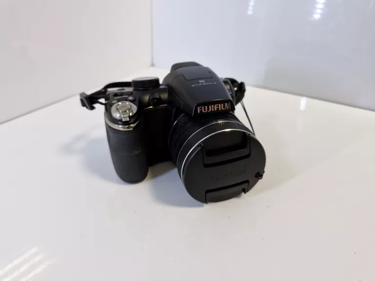 APARAT FUJIFILM FINEPIX S4200 ŁADNY CYFROWY