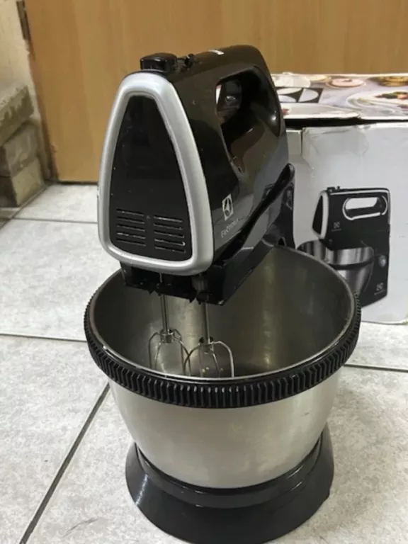 MIKSER RĘCZNY ELECTROLUX ESM3310