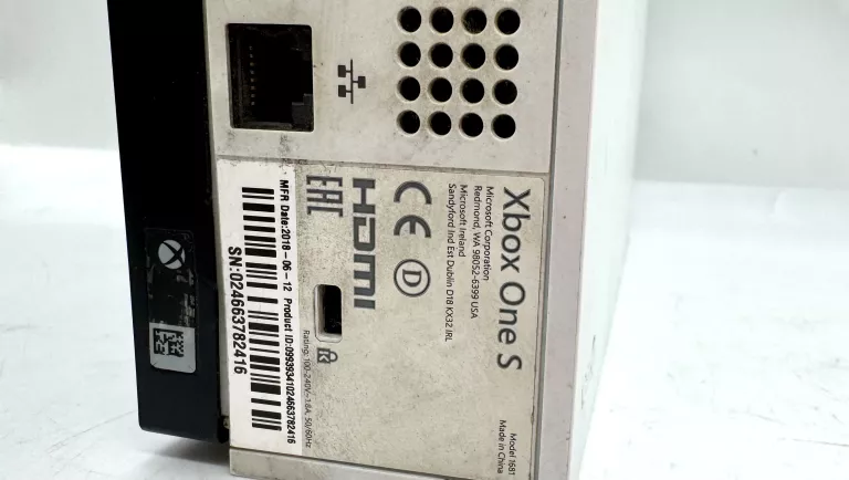 KONSOLA MICROSOFT XBOX ONE S 500GB + 1 PAD