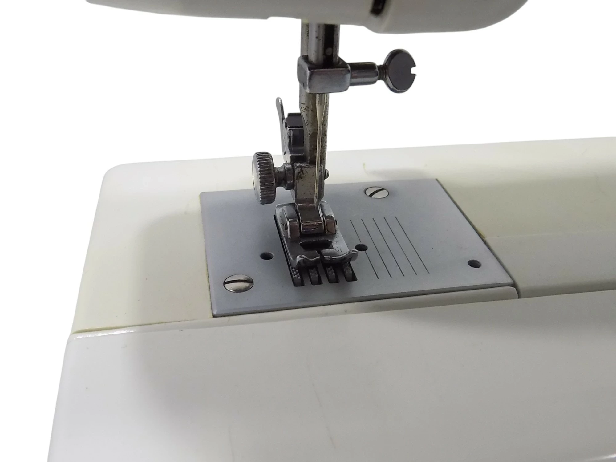 maszyna-do-szycia-victoria-graffiti-7910-stopka-kolor-dominujacy-129357-2