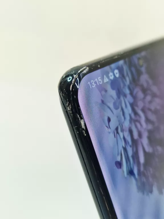 smartfon-samsung-galaxy-s20-12-gb-128-gb-5g-czarny-pekniecia-przekatna-ekranu-670