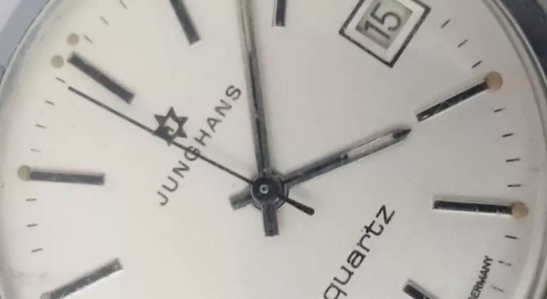 ZEGAREK JUNGHANS QUARTZ CAL. 667.70