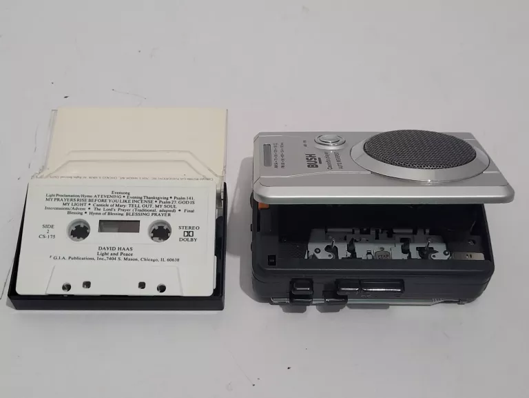 WALKMAN ODTWARZACZ KASET RADIO PRZENOŚNE Z GŁOŚNIKIEM BUSH MODEL BR630