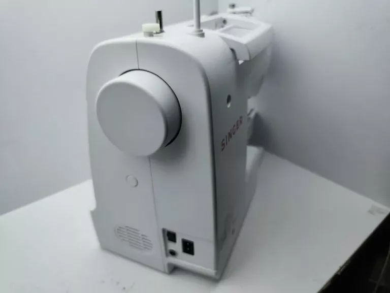 maszyna-do-szycia-singer-symphonie-vi-40-programow-model-symphonie-vi