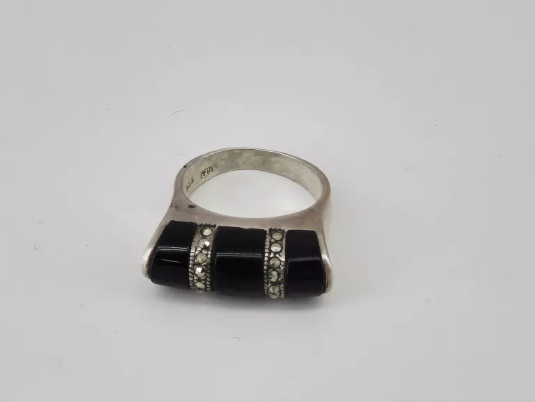 SREBRNY PIERŚCIONEK 925 - 8,42G R:17