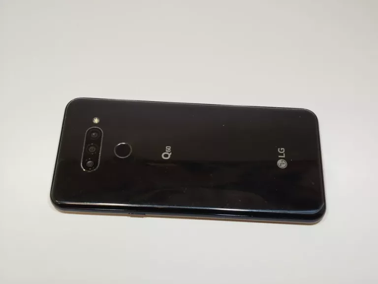 TELEFON LG Q60