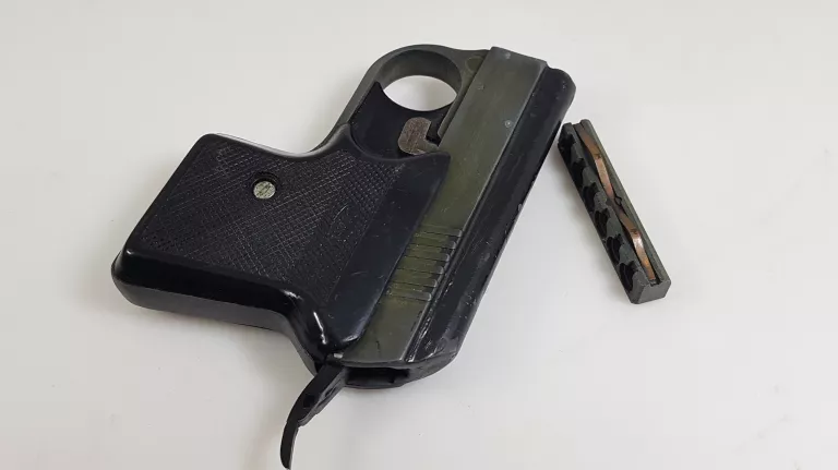PISTOLET START MATEJA
