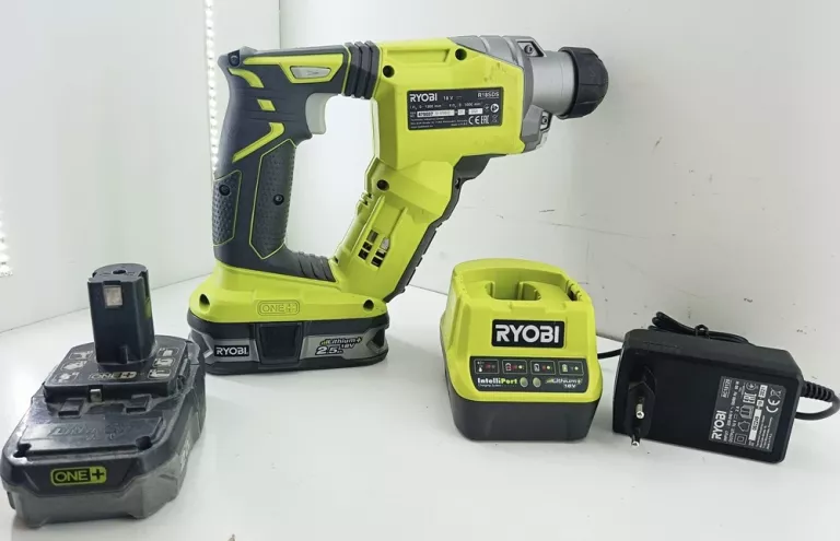 MŁOTOWIERTARKA RYOBI R18SDS Z ŁADOWARKĄ KOMPLET
