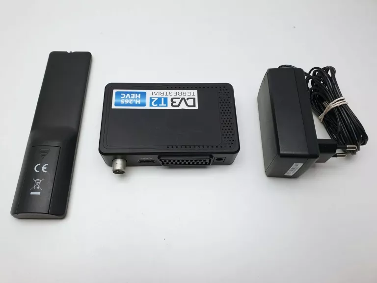 DEKODER DVB-T2 HEVC EMOS EM190-L + PILOT