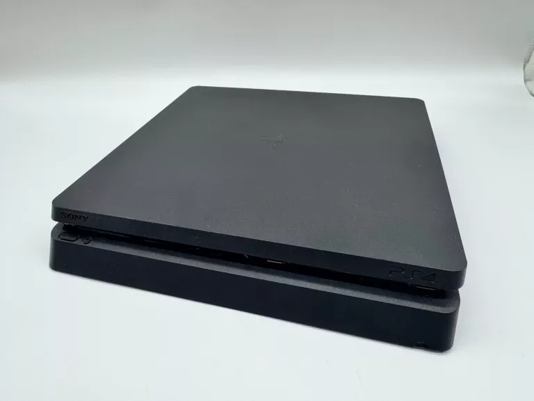 KONSOLA PS4 SLIM 500 GB + PAD + GRAN TURISMO SPORT