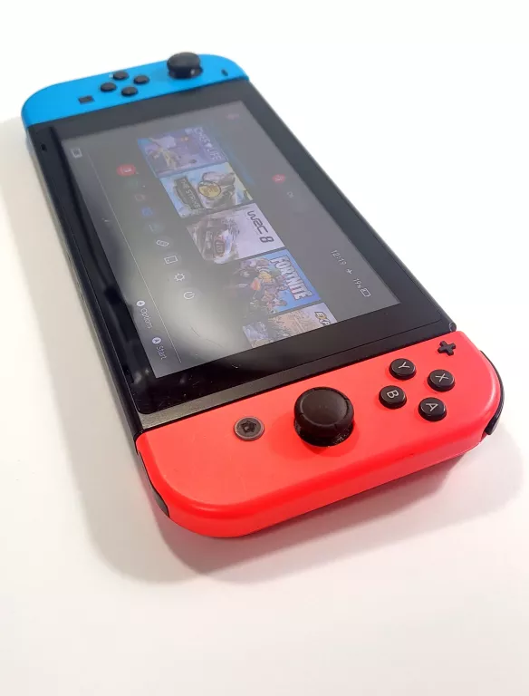 KONSOLA NINTENDO SWITCH HAC-001(-01) AKCESORIA + GRY
