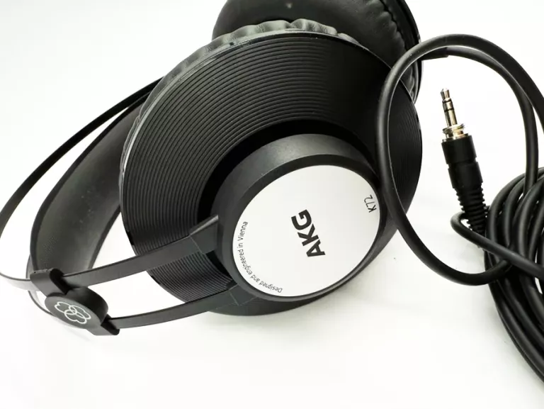 SŁUCHAWKI PRZEWODOWE AKG K72