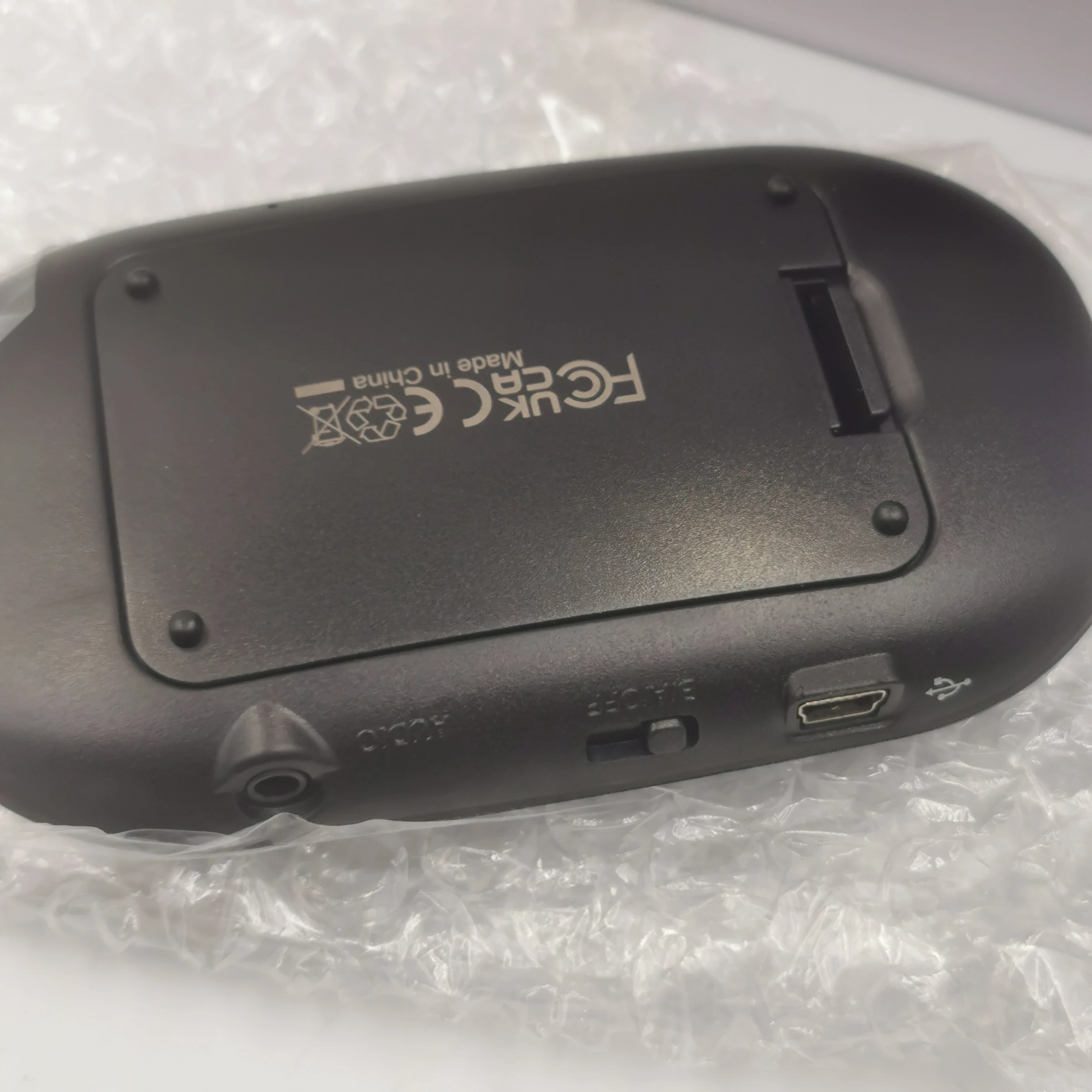 sluchawki-nauszne-radiowe-in608-at-warto-kod-producenta-wysoka-jakosc-dzwieku