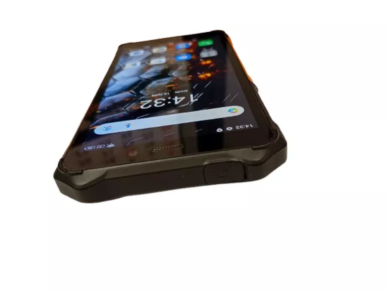 TELEFON HAMMER IRON 3 3GB/32GB