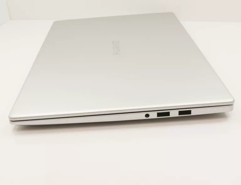 LAPTOP HUAWEI MATEBOOK D15 15,6 " INTEL CORE I3 8 GB / 256 GB SREBRNY