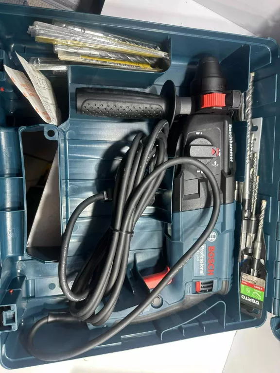 MŁOTOWIERTARKA GBH 240 BOSCH + WALIZKA + WIERTŁA PARAGON