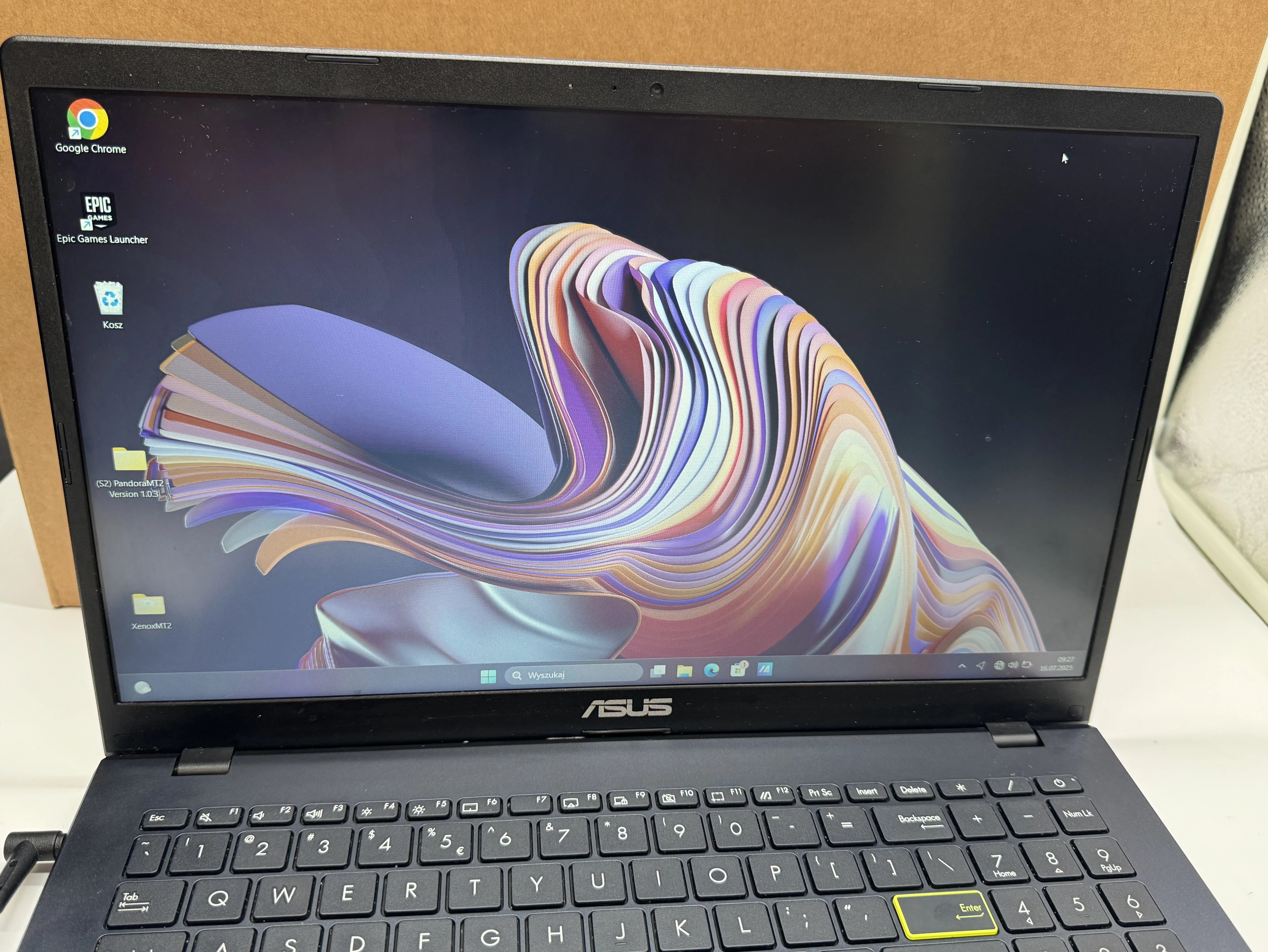 laptop-asus-e510k-przekatna-ekranu-1560