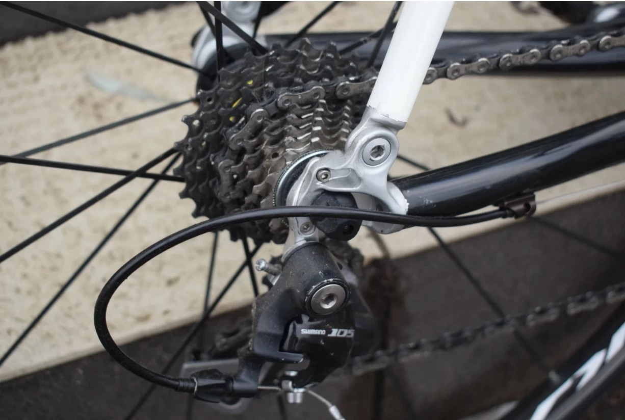 rower-szosowy-isaac-pascal-osprzet-shimano-105-ean-gtin-8592842207058