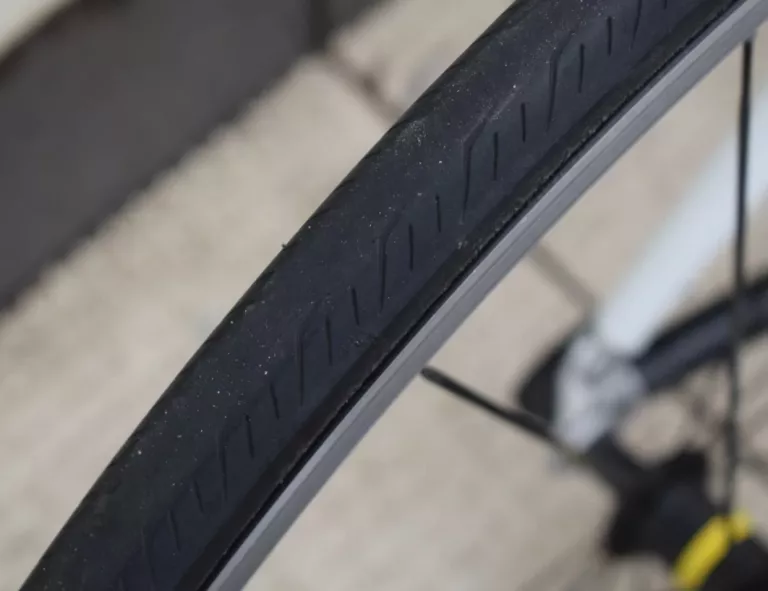 rower-szosowy-isaac-pascal-osprzet-shimano-105-model-pascal