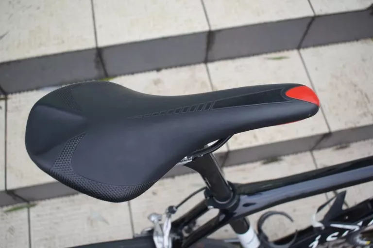 rower-szosowy-isaac-pascal-osprzet-shimano-105-material-ramy-179-2