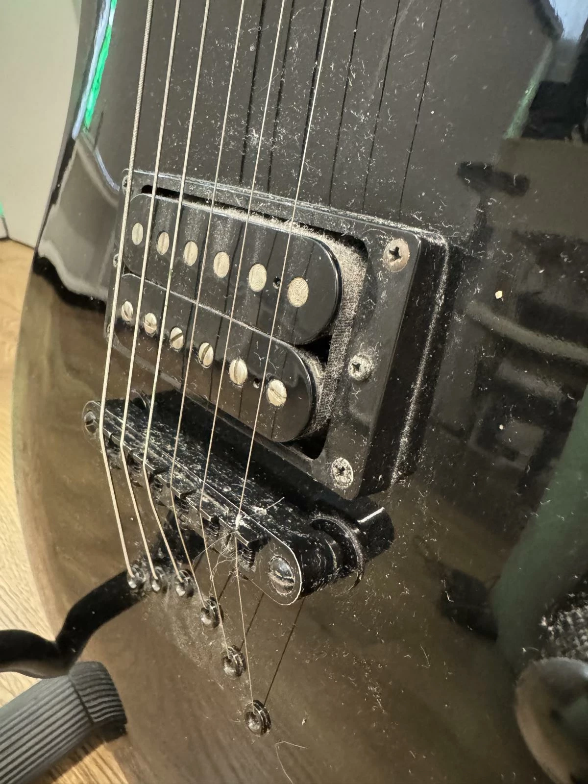 gitara-elektryczna-dean-vendetta-10-black-stojak-pokrowiec-marka-248811-1966468