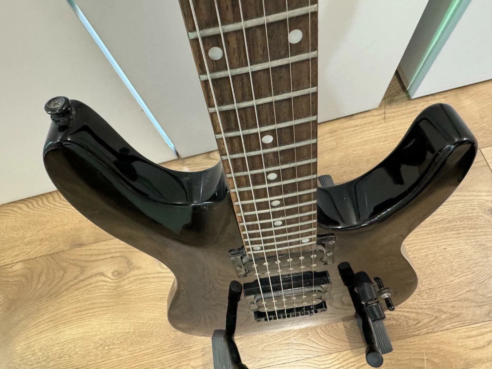 gitara-elektryczna-dean-vendetta-10-black-stojak-pokrowiec-product-id-d18e9fcf-371a-41a6-84c7-d9dcd74c4f86