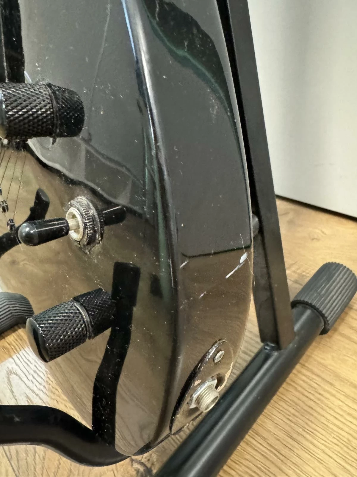 gitara-elektryczna-dean-vendetta-10-black-stojak-pokrowiec-kod-producenta-vendetta