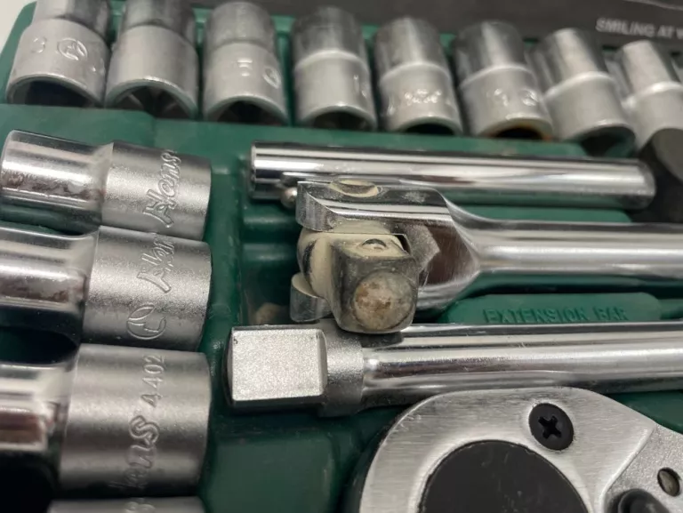 zestaw-kluczy-nasadowych-hans-24-szt-12-4624m-kod-producenta-0000