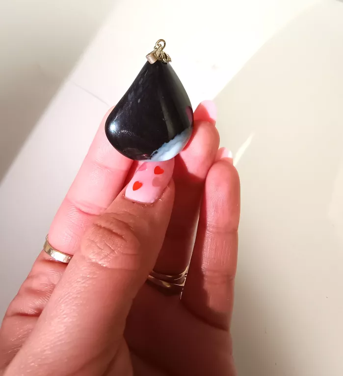 srebrna-zawieszka-z-kamieniem-czarnym-925-aleja-jana-pawla-ii-9b-reda