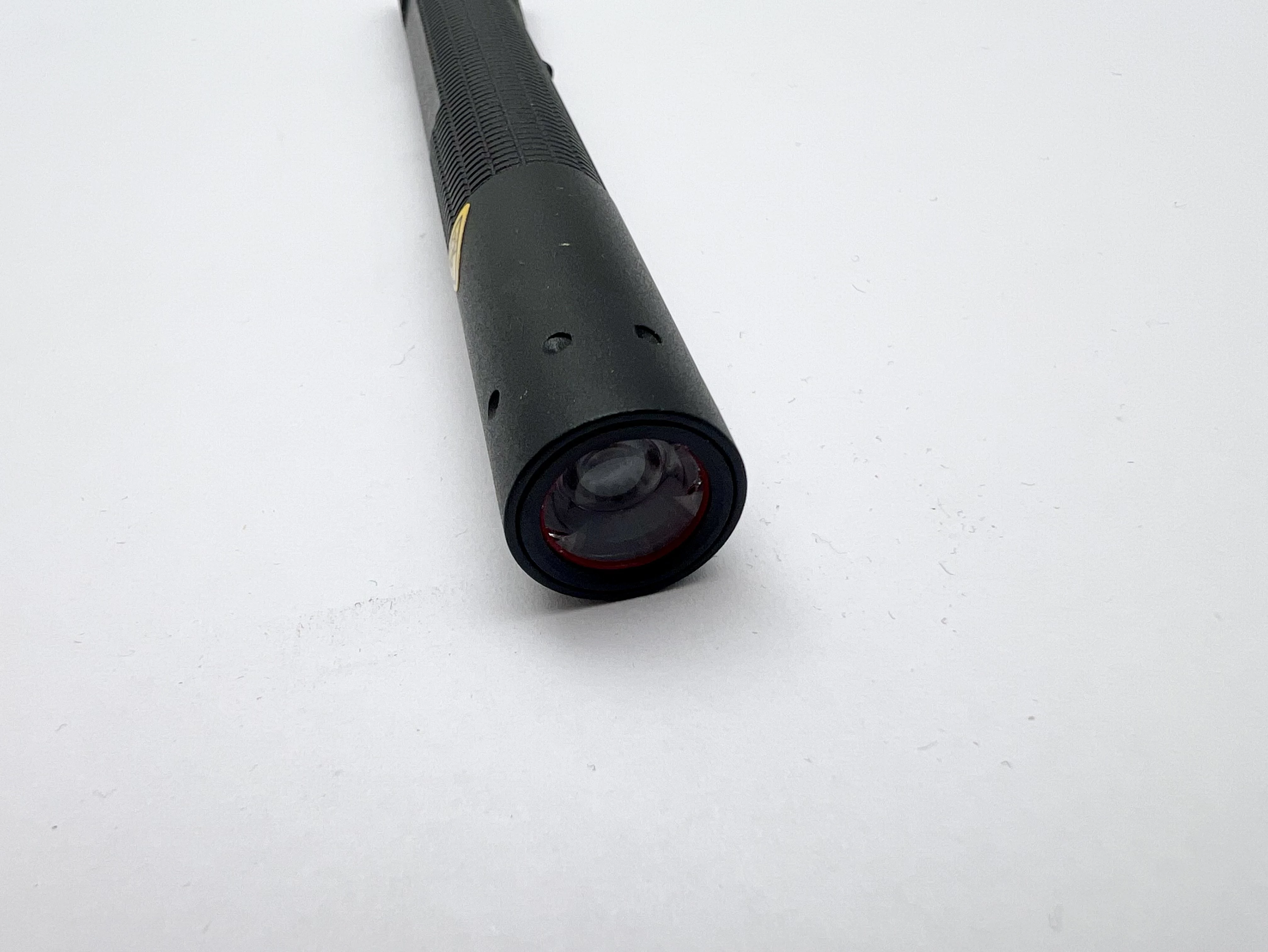 latarka-klasyczna-ledlenser-p4r-core-dlugopisowa-200l-mocna-i-lekka-1sztuk-stan-11323-2