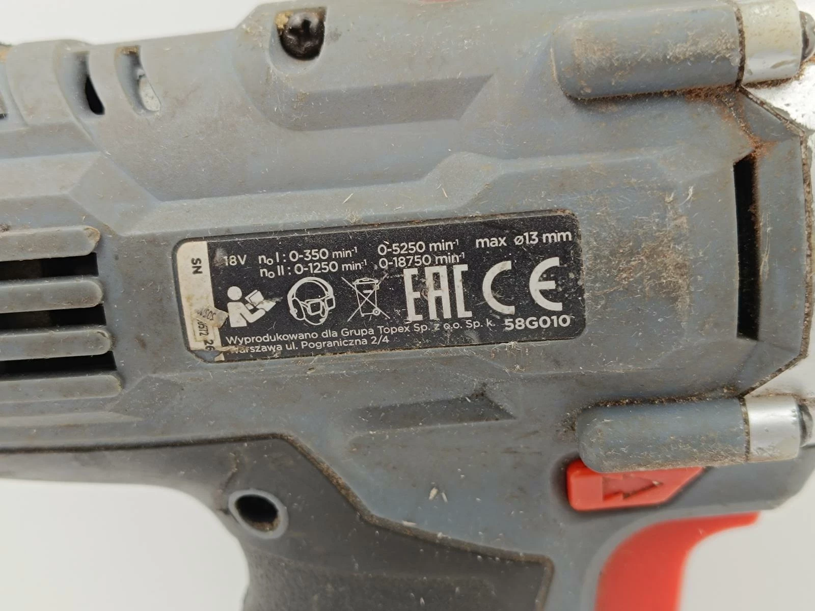 wkretarka-graphite-58g010-akumulator-4ah-ladowarka-pojemnosc-akumulatora-400