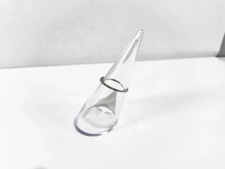 ZŁOTY PIERŚCIONEK DIAMENT 0.09CT P375 0,89 G R20
