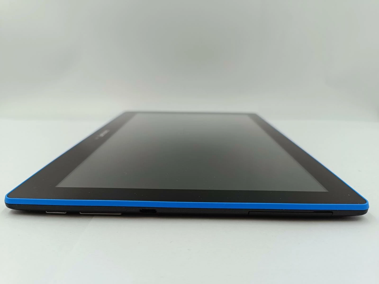 tablet-lenovo-tab-a10-etui-transmisja-danych-217-1024