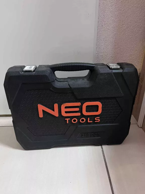 ZESTAW NARZĘDZI NEO TOOLS 216 ELEMENTÓ