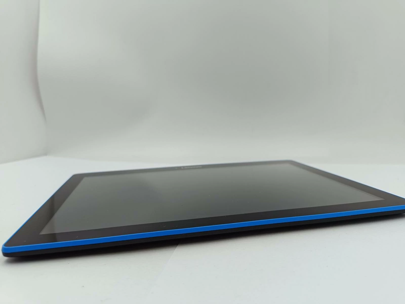 tablet-lenovo-tab-a10-etui-stan-11323-2