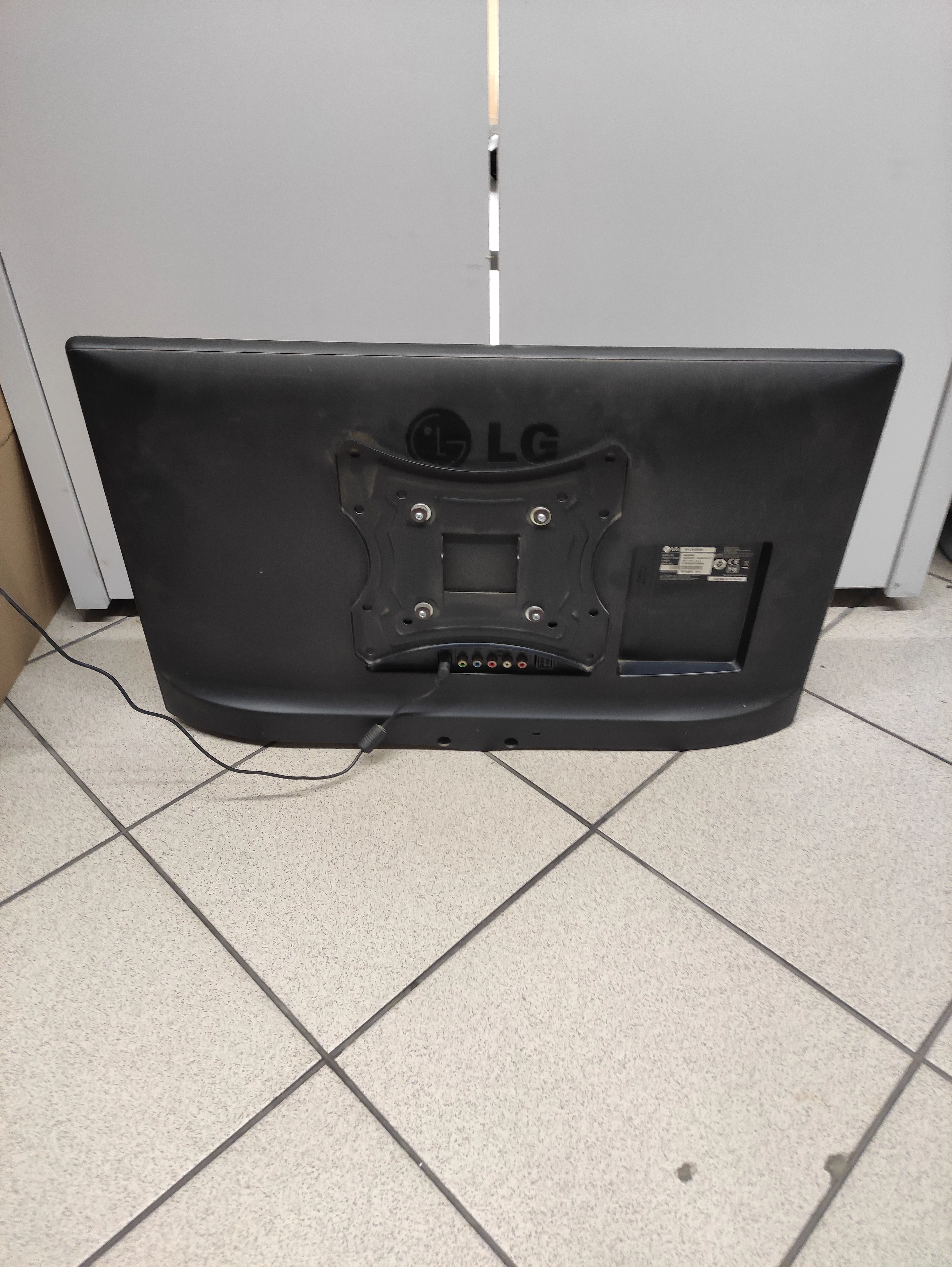 telewizor-lg-28lb450b-28cali-led-hd-uchwyt-pilot-typ-telewizora-211486-250142