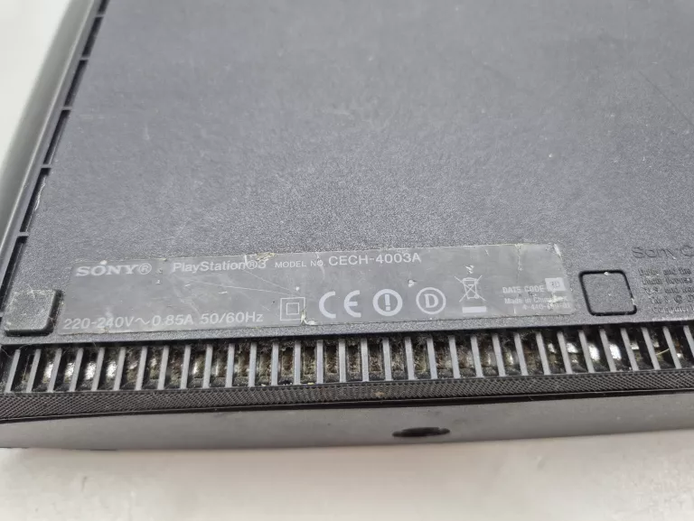 KONSOLA PS3 SUPERSLIM 12 GB + PAD