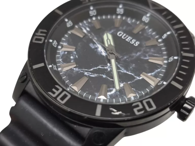 zegarek-guess-sport-gw0420g3-50m-wodoszczelny-mechanizm-18738-1
