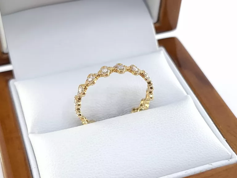 ZŁOTY PIERŚCIONEK Z BRYLANTAMI 0,12CT P375 0,92G R 18