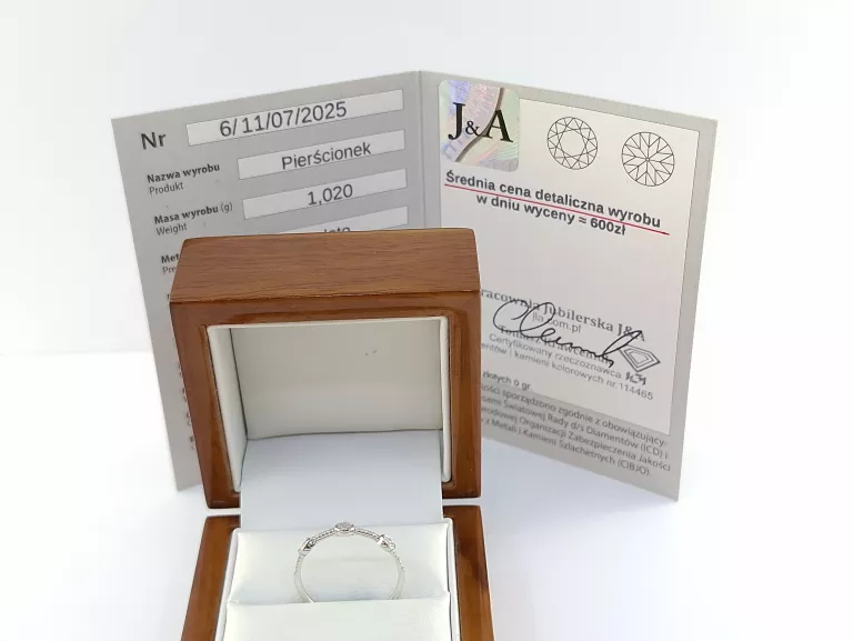 PIERŚCIONEK BIAŁE ZŁOTO Z DIAMENTAMI 0,07CT P375 1,02G R20