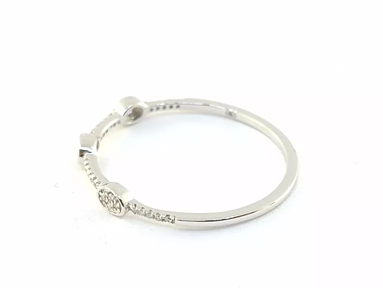 PIERŚCIONEK BIAŁE ZŁOTO Z DIAMENTAMI 0,07CT P375 1,02G R20